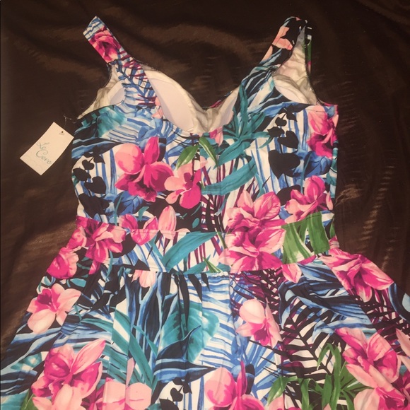 One piece bathing suit - Picture 6 of 6